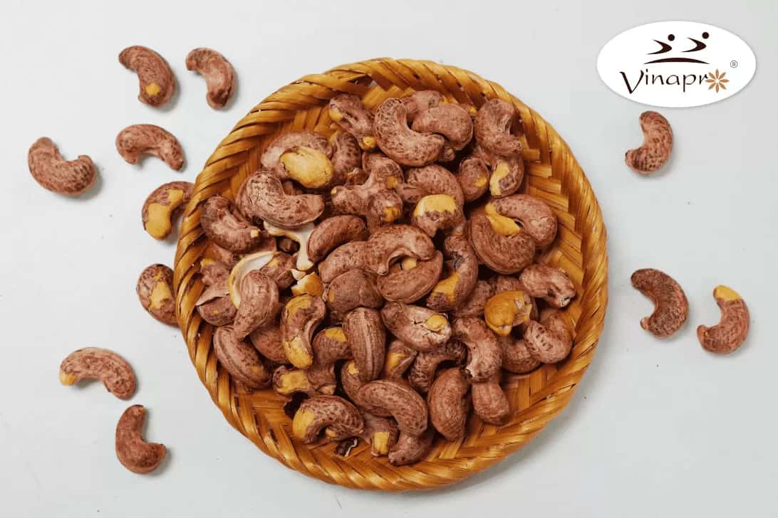 ROASTED CASHEW NUTS WITH SKIN — 4